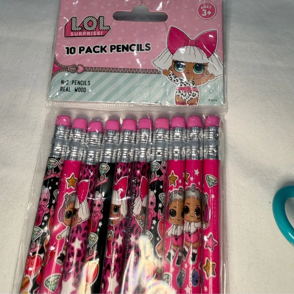 LOL Surprise 10 Pack Pencils and 5 Character Keychains Bundle MGA Entertainment‎